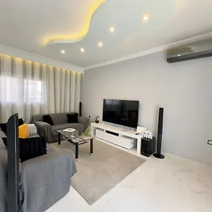 https://spacious-luxurious-apartment-in-kalamaria.hotels-of-thessaloniki.com